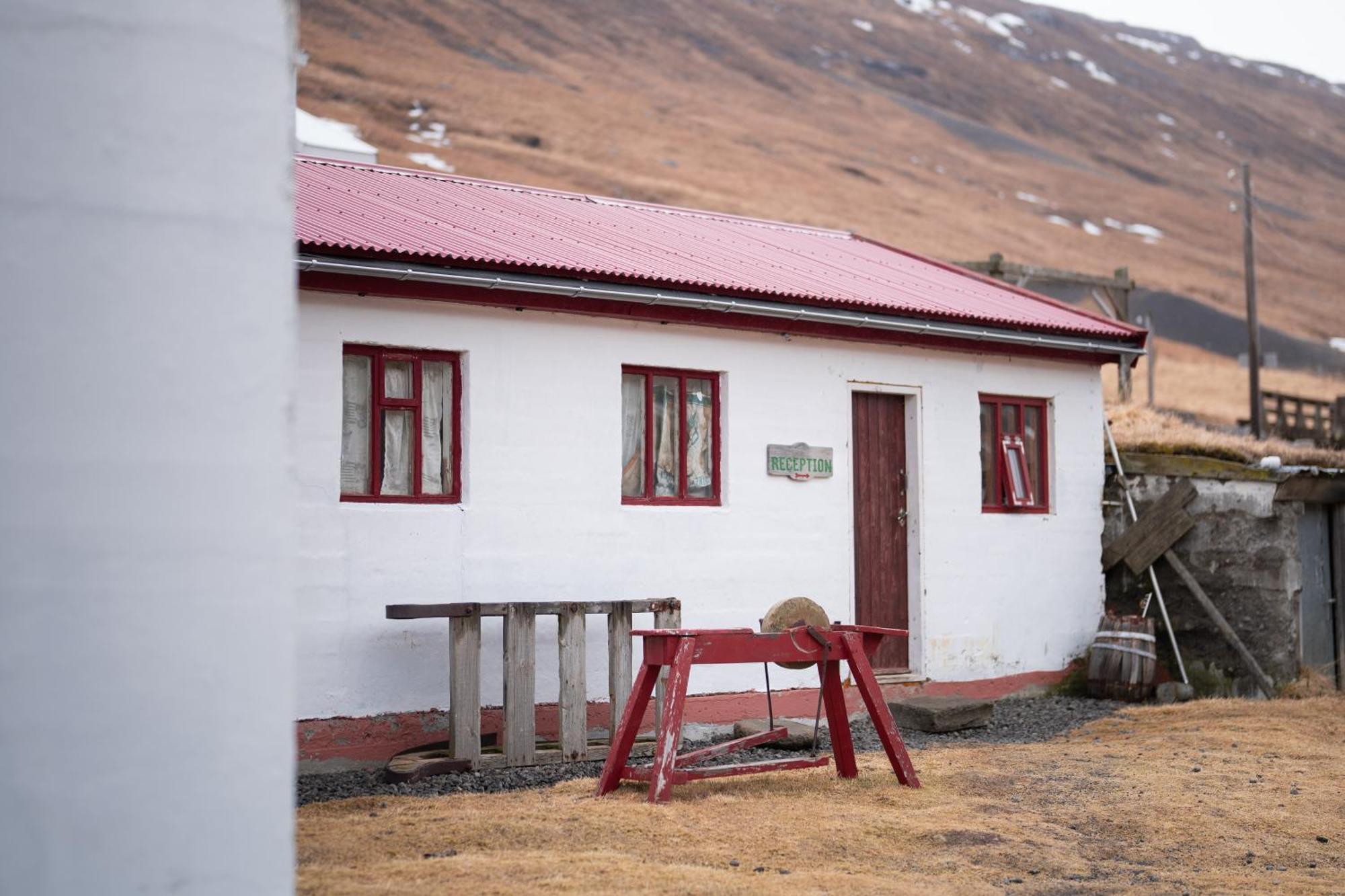 Отель Wilderness Center / Obyggthasetur Islands Экстерьер фото
