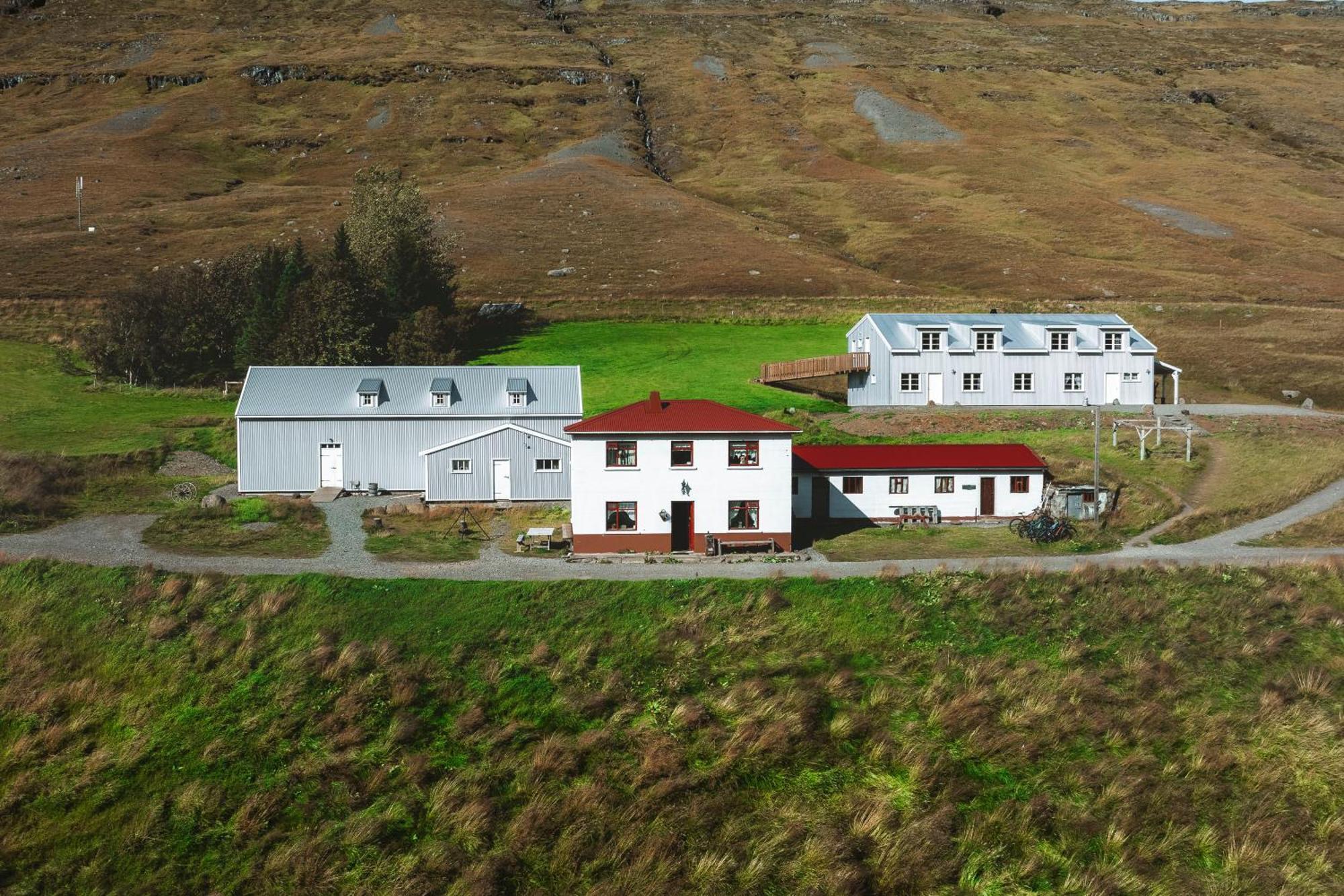 Отель Wilderness Center / Obyggthasetur Islands Экстерьер фото