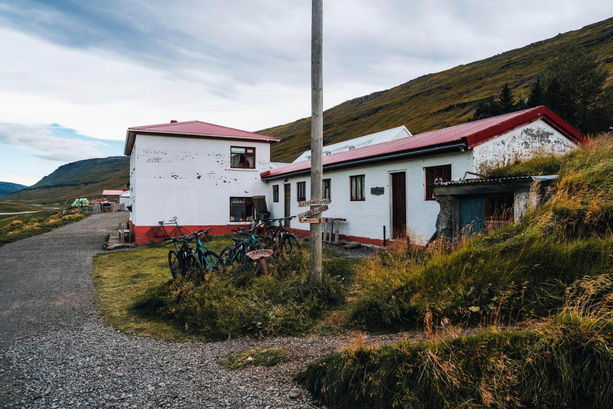 Отель Wilderness Center / Obyggthasetur Islands Экстерьер фото